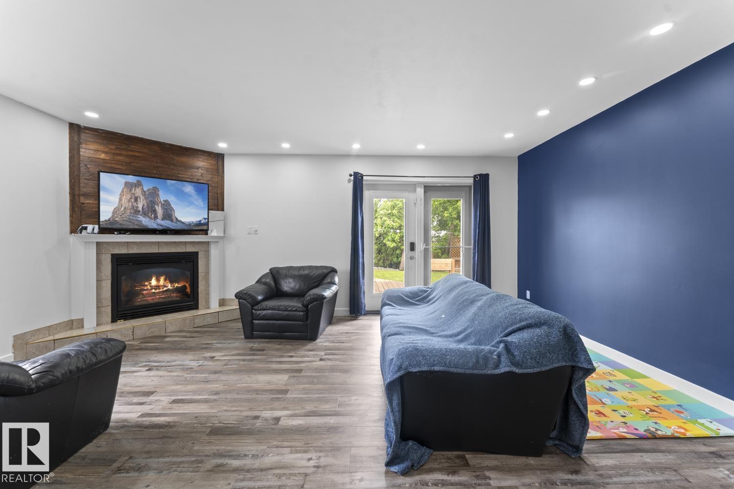 3802 51 AV — photo 21