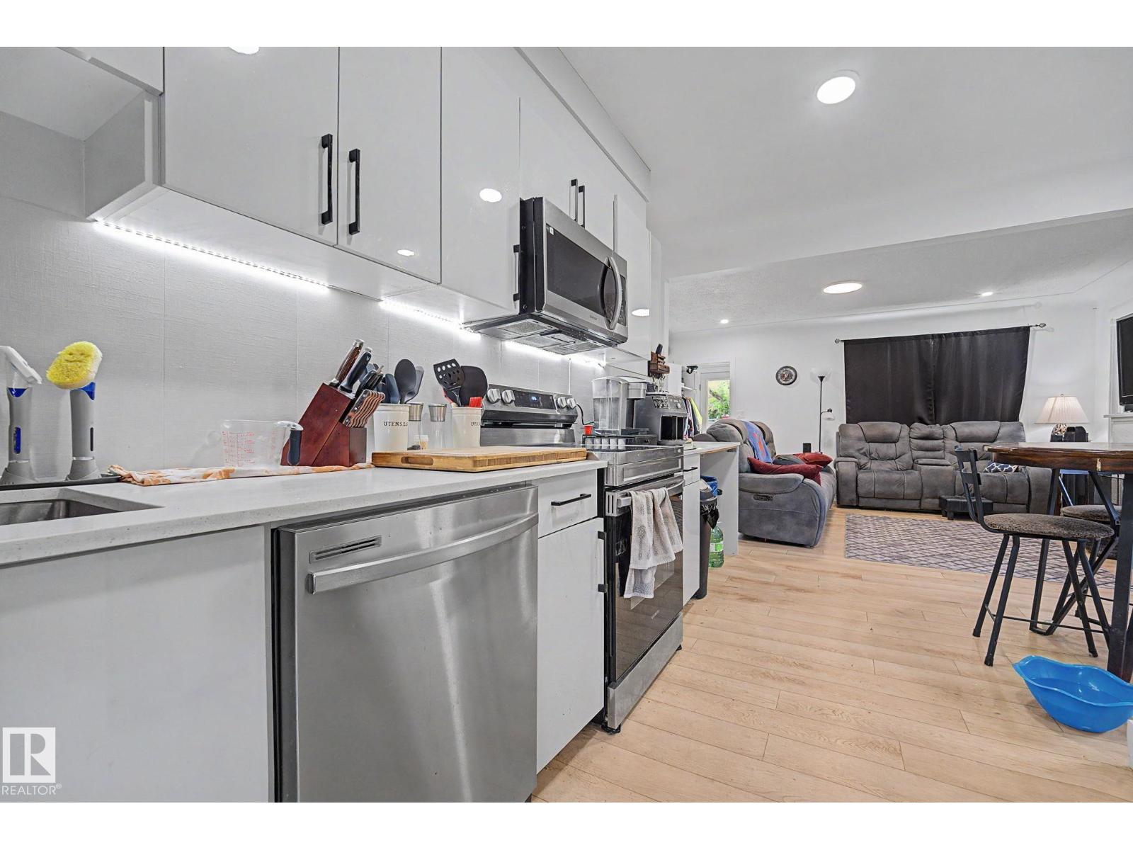11914 124 ST NW — photo 11
