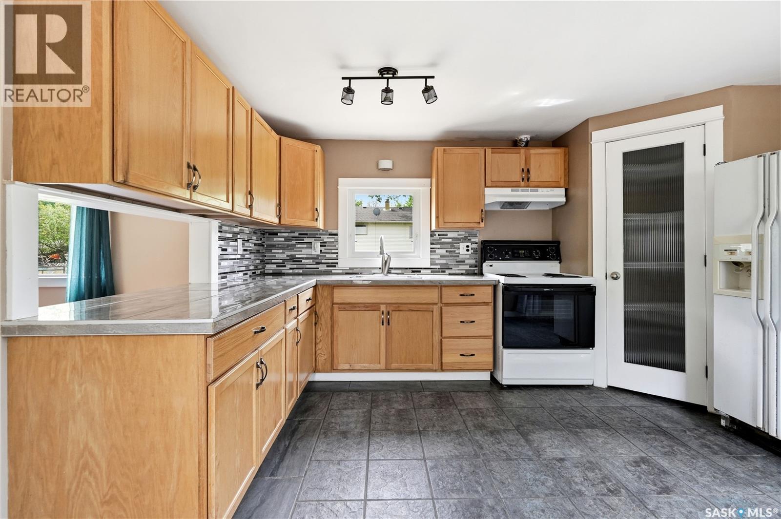 123 3rd STREET W - 6