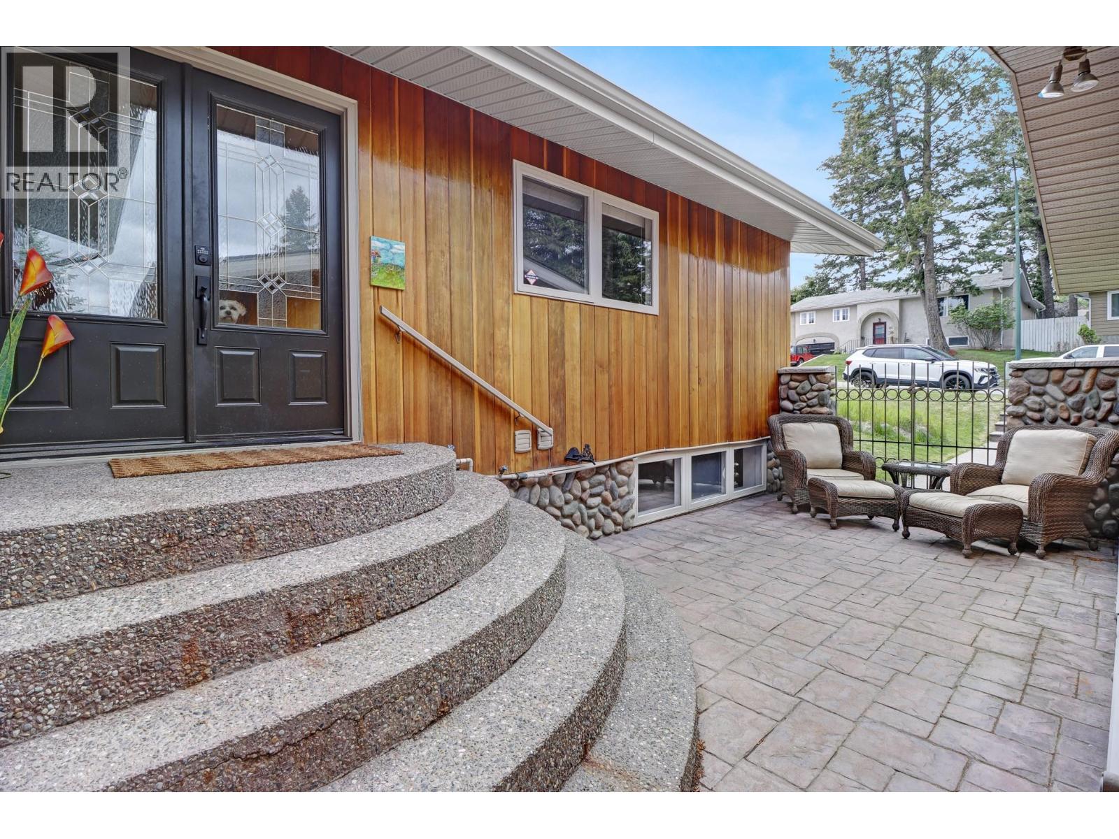 712 17 Avenue - 50