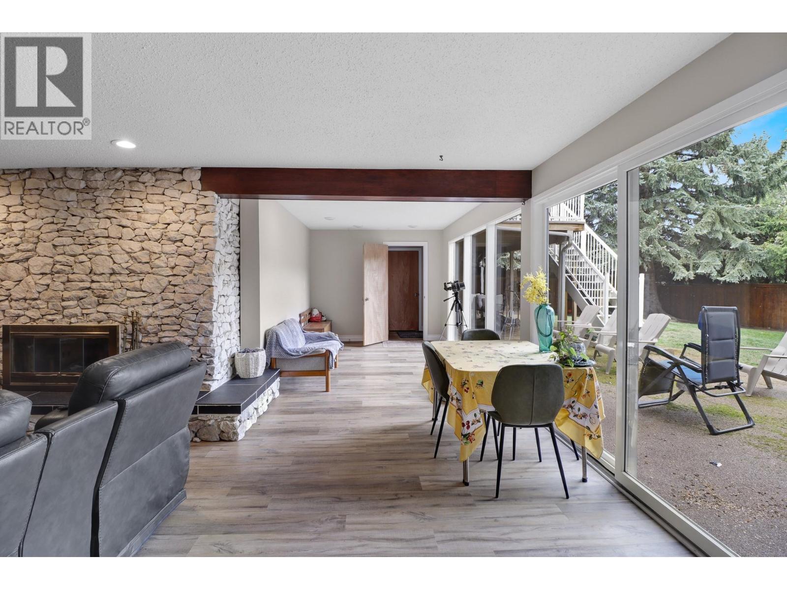712 17 Avenue - 43