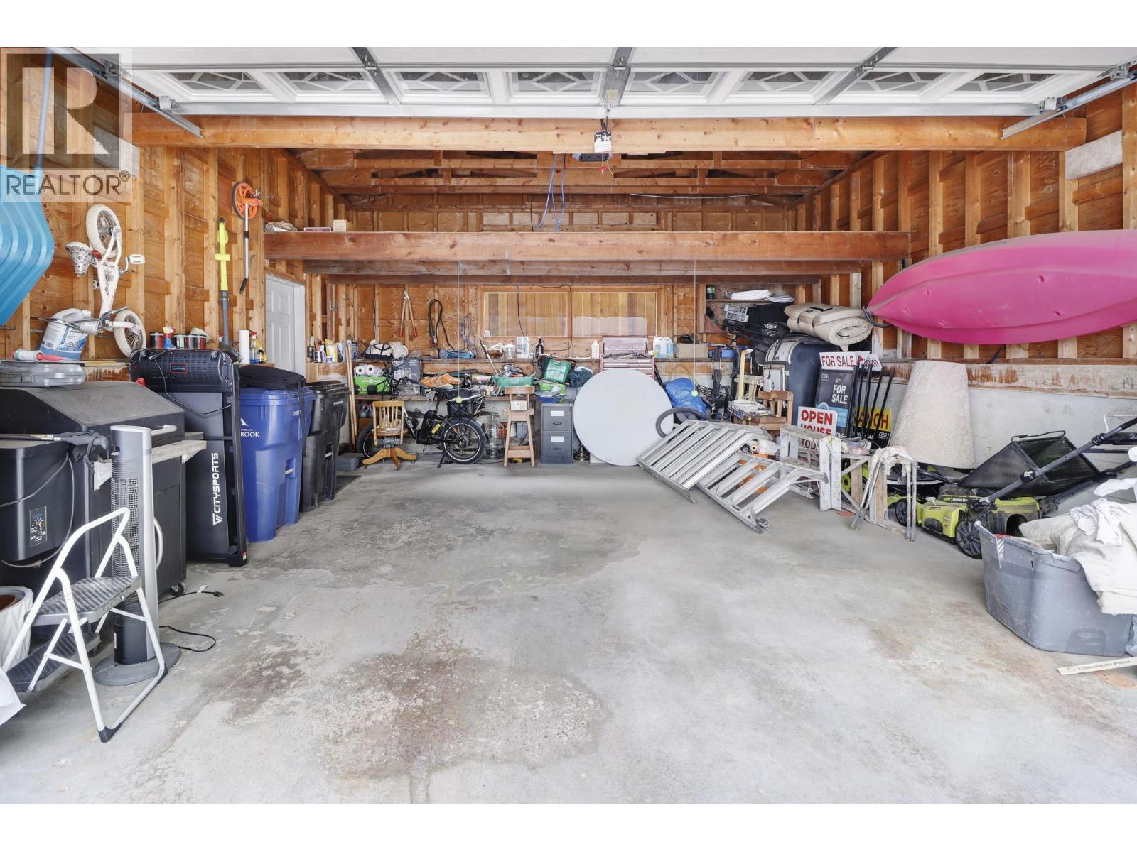 712 17 Avenue - 56