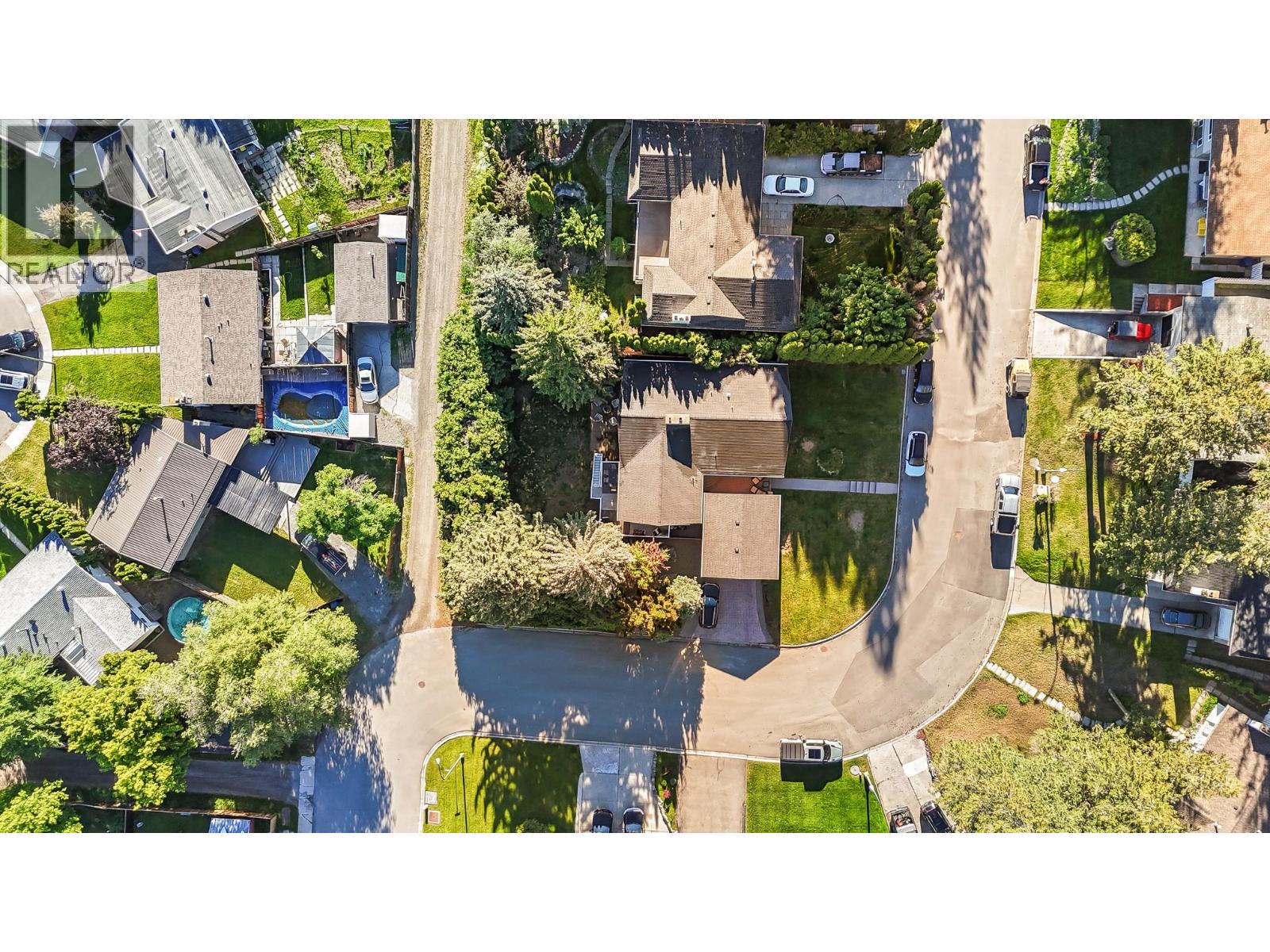 712 17 Avenue - 62