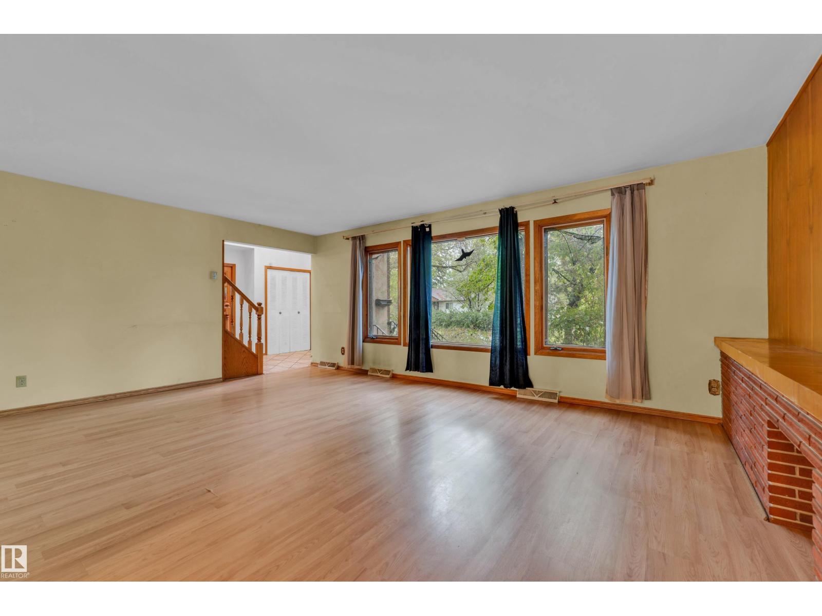 10819 54 AV NW — photo 6