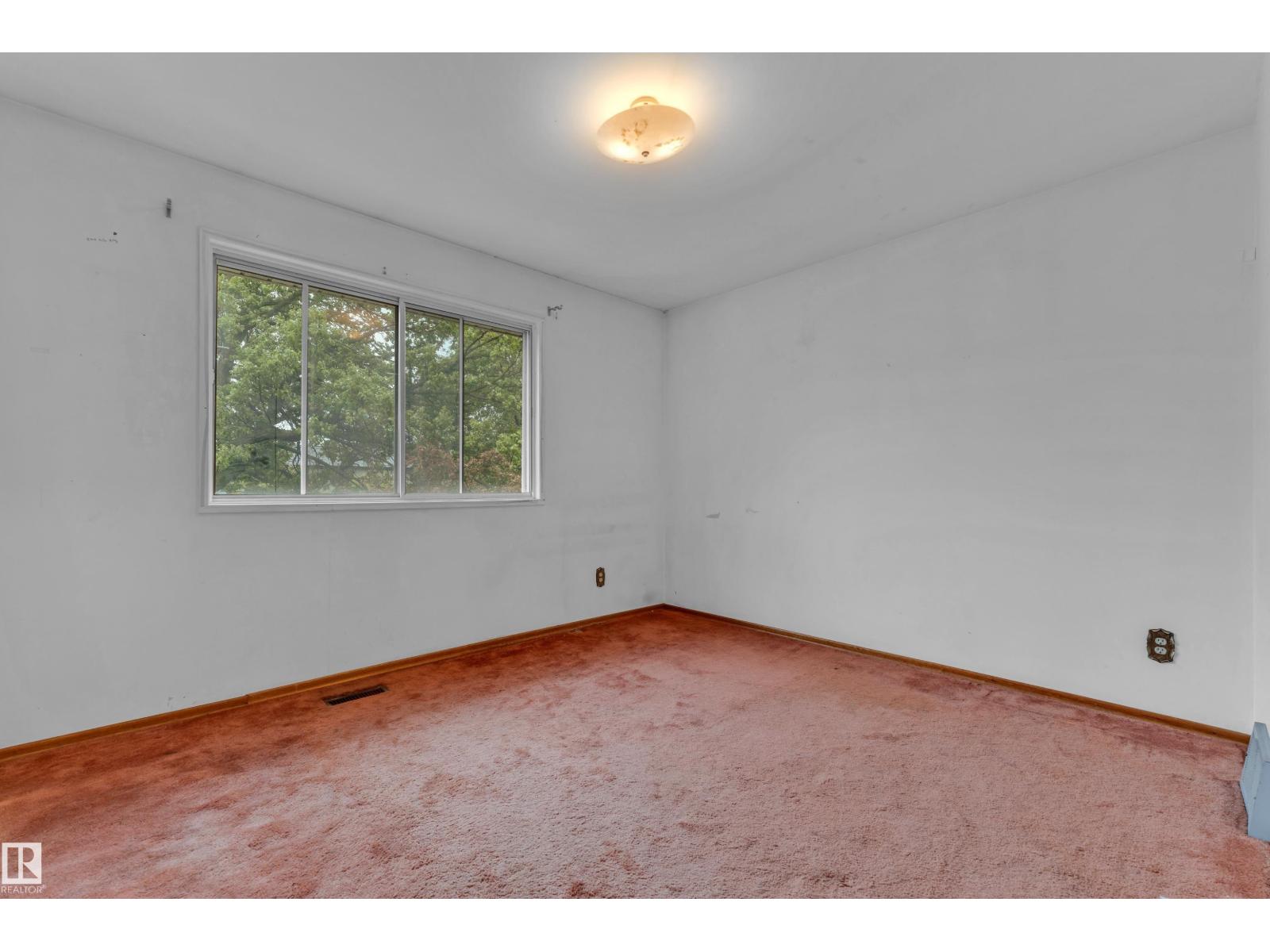 10819 54 AV NW — photo 24
