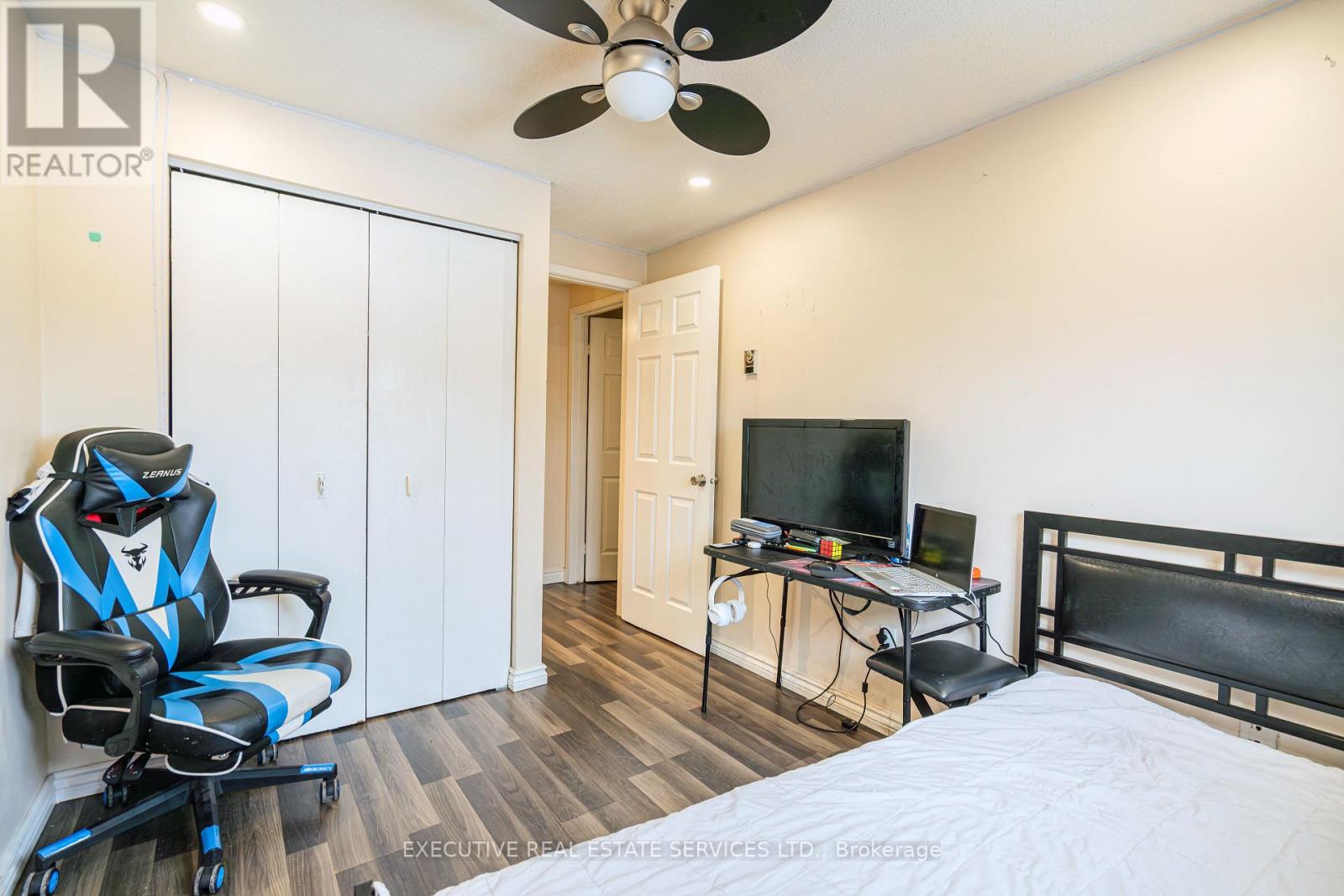 25 BRIAR PATH - 22