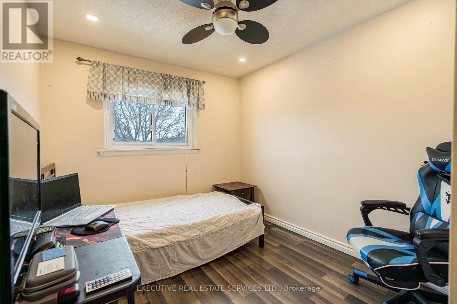 25 BRIAR PATH - 23