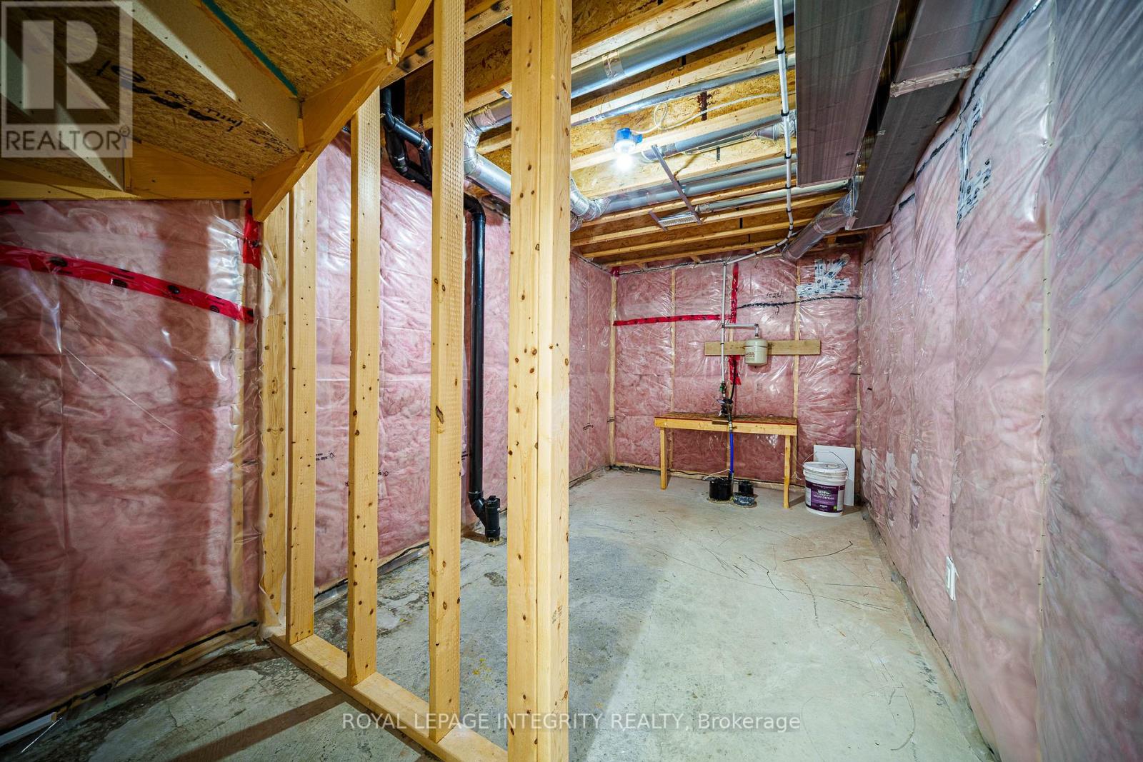 4 Bed, 3 Bath House for Rent in Ottawa – 918 KILBIRNIE DRIVE, Ottawa – MLS# X13442332 - Image 29