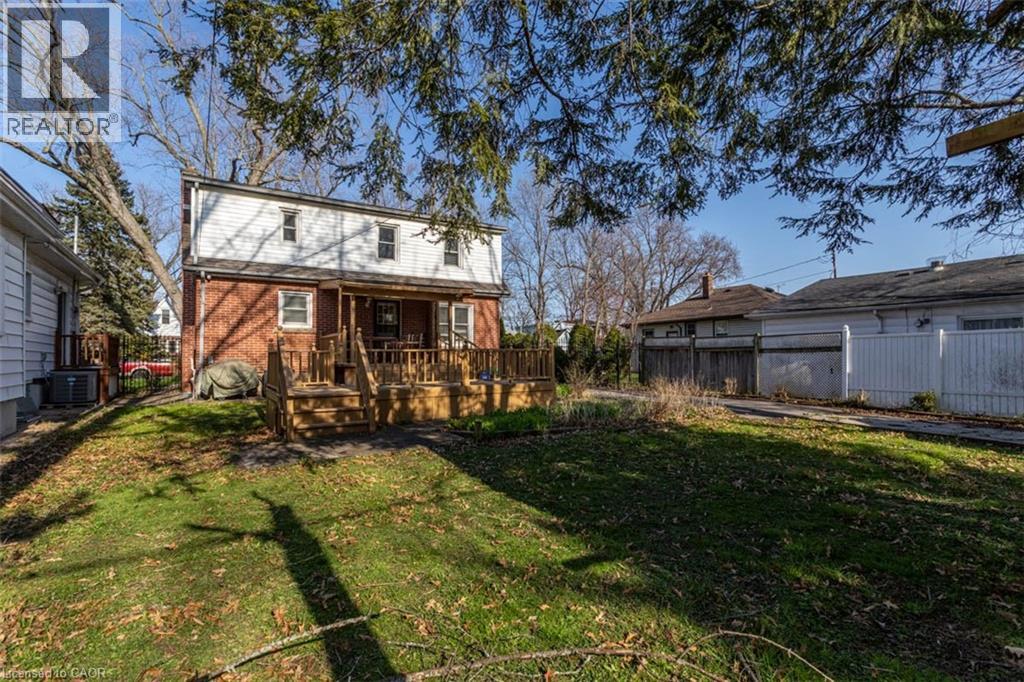 17 THORNDALE Street N - 11