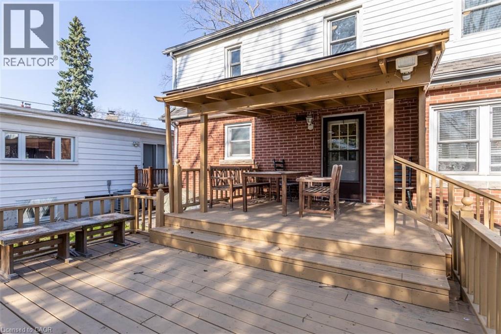 17 THORNDALE Street N - 17