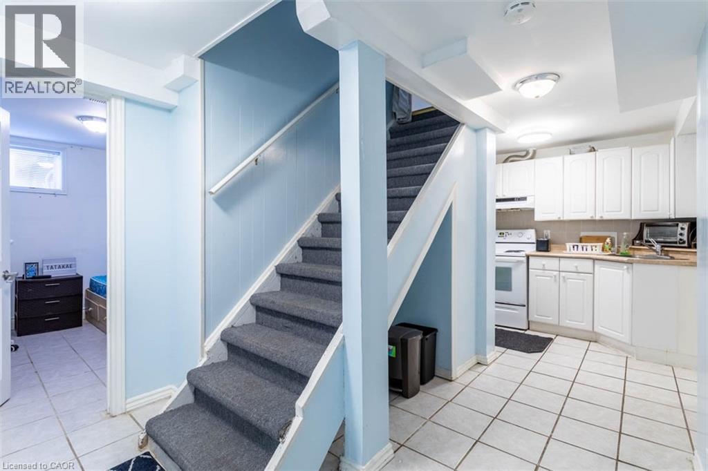 17 THORNDALE Street N - 28