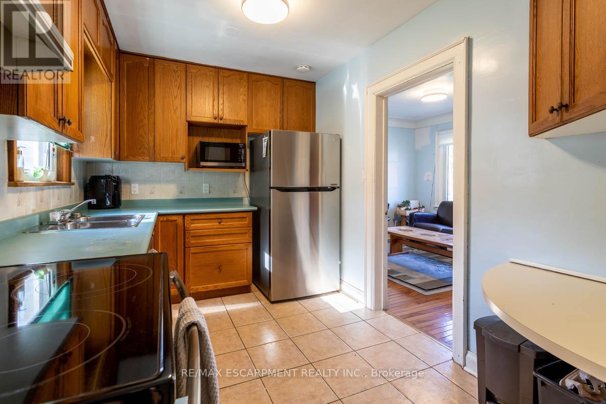 17 THORNDALE STREET N - 12