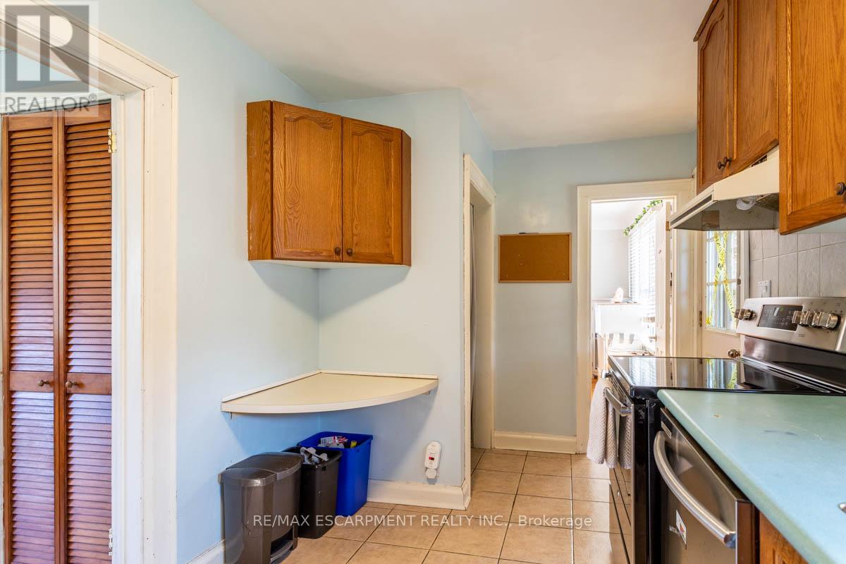 17 THORNDALE STREET N - 13