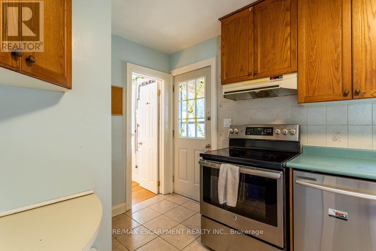 17 THORNDALE STREET N - 14