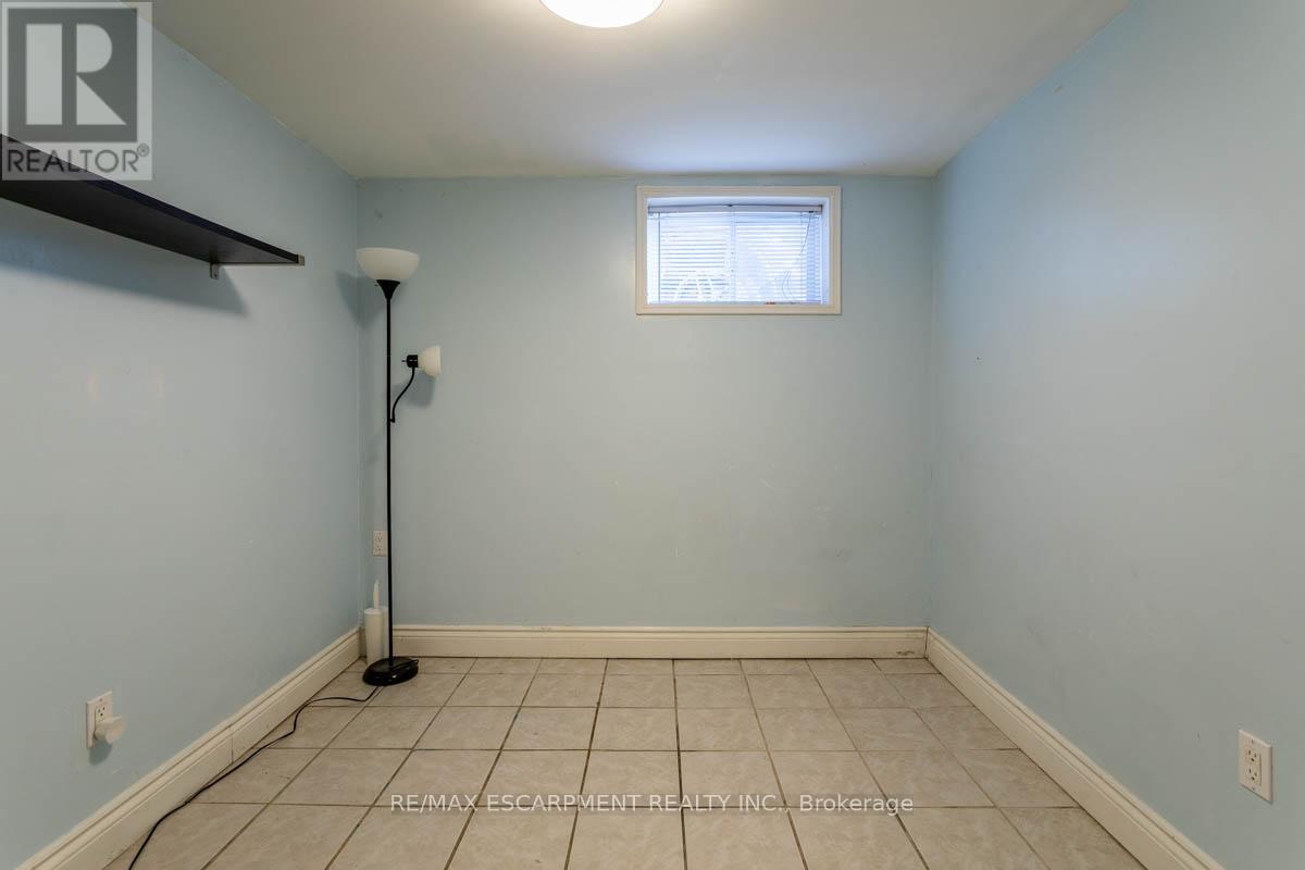 17 THORNDALE STREET N - 30