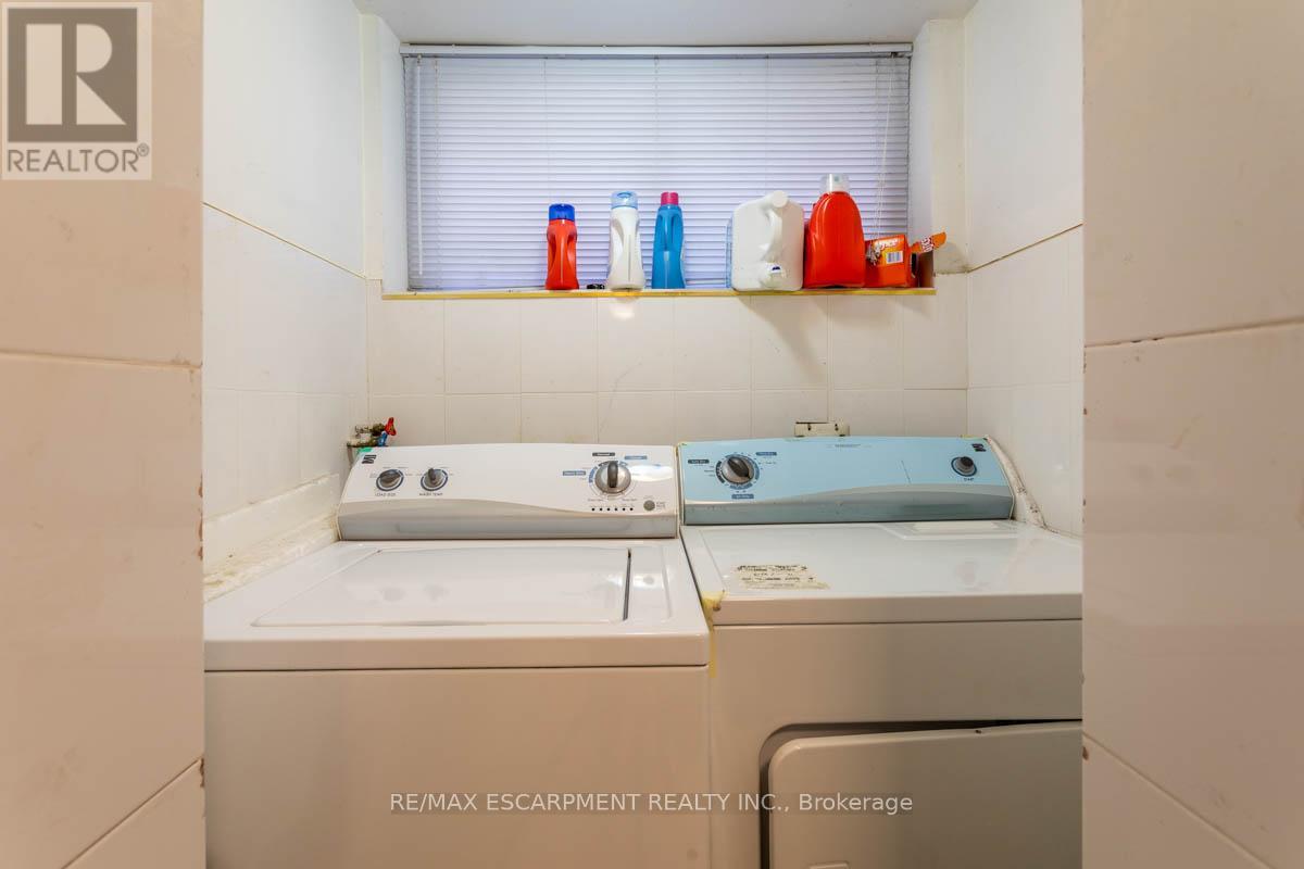 17 THORNDALE STREET N - 33