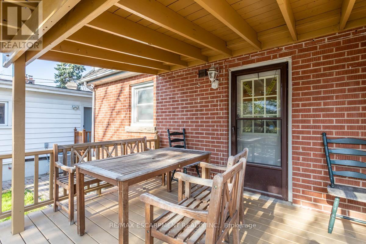 17 THORNDALE STREET N - 34