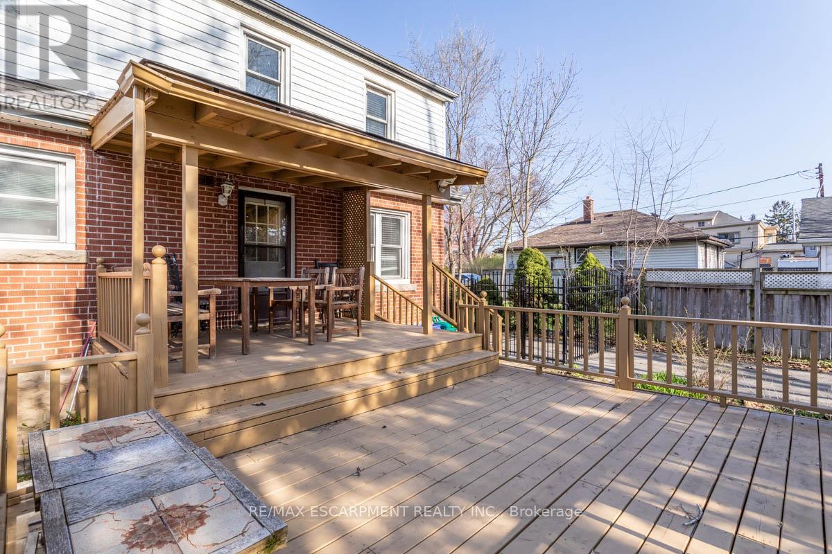 17 THORNDALE STREET N - 35