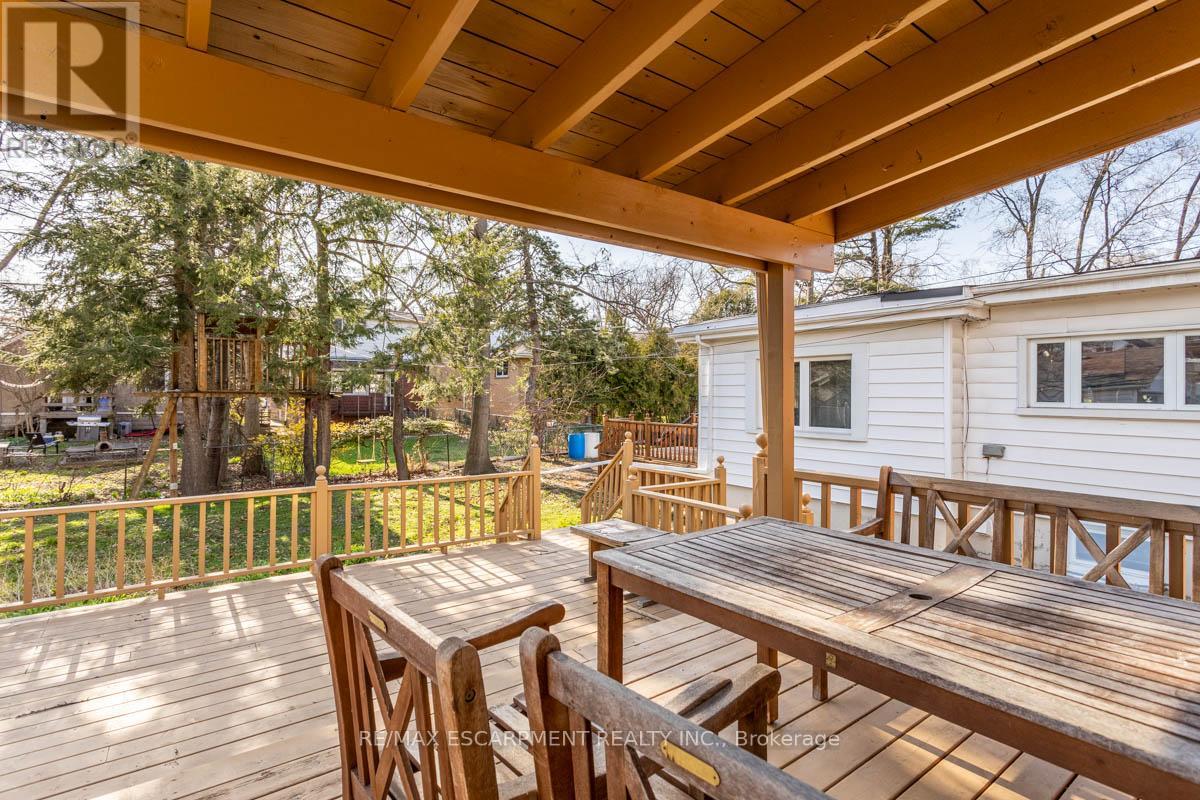 17 THORNDALE STREET N - 36