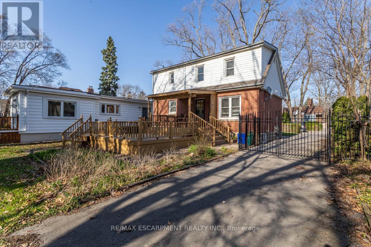 17 THORNDALE STREET N - 38
