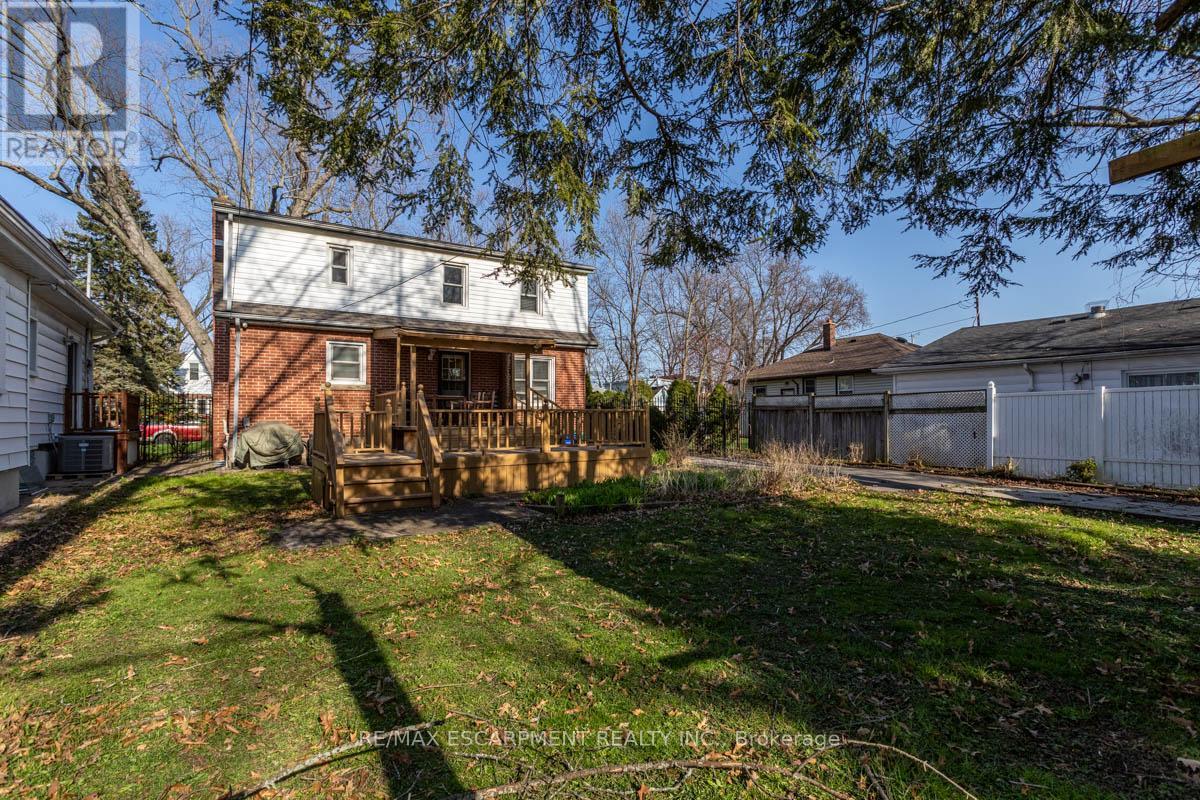 17 THORNDALE STREET N - 40