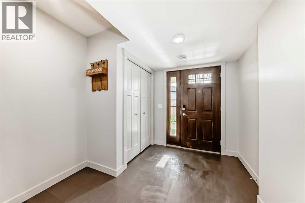 709 Skyview Ranch Grove NE - 32