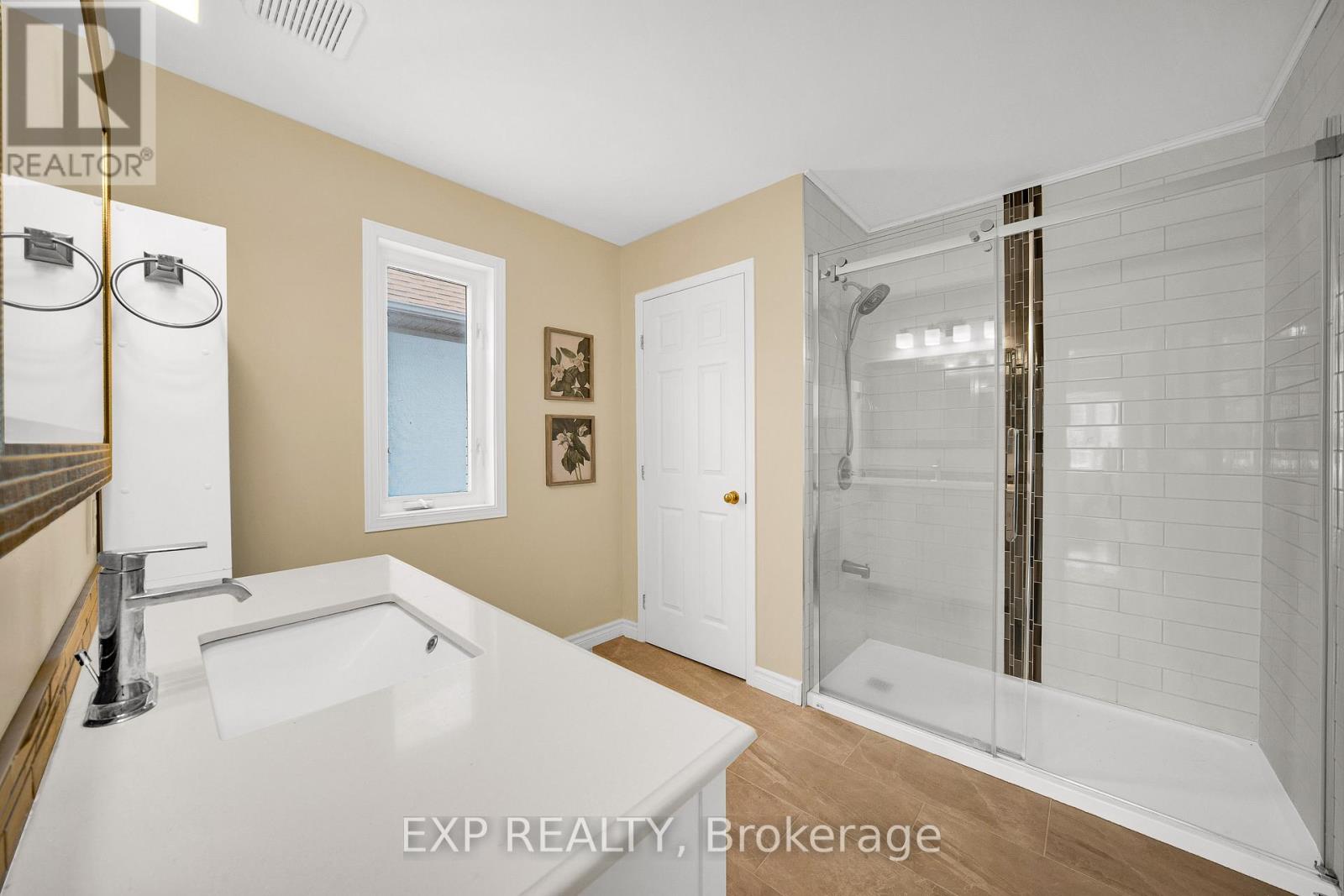 43 TRUMP AVENUE - 18