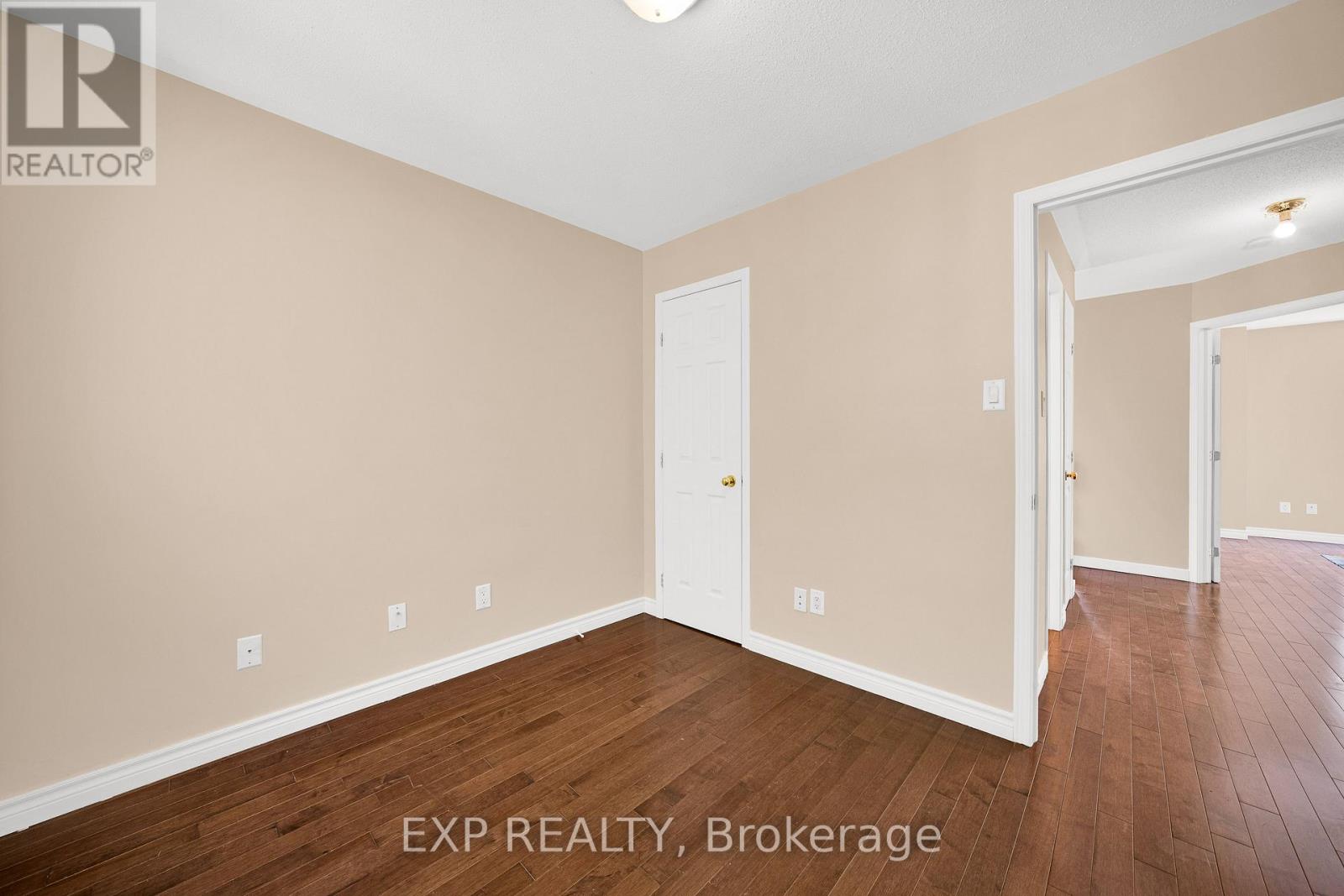 43 TRUMP AVENUE - 23