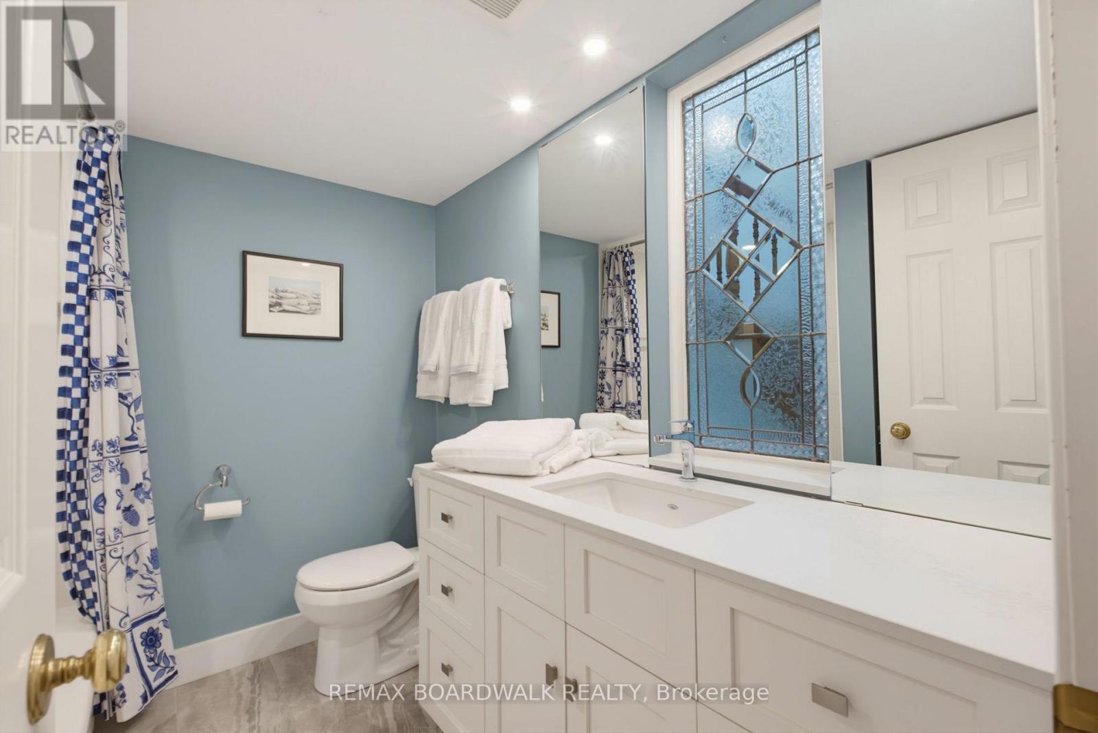 3 Bed, 3 Bath House for Sale in Ottawa – B – 595 BESSERER STREET, Ottawa – MLS# X13442432 - Image 34