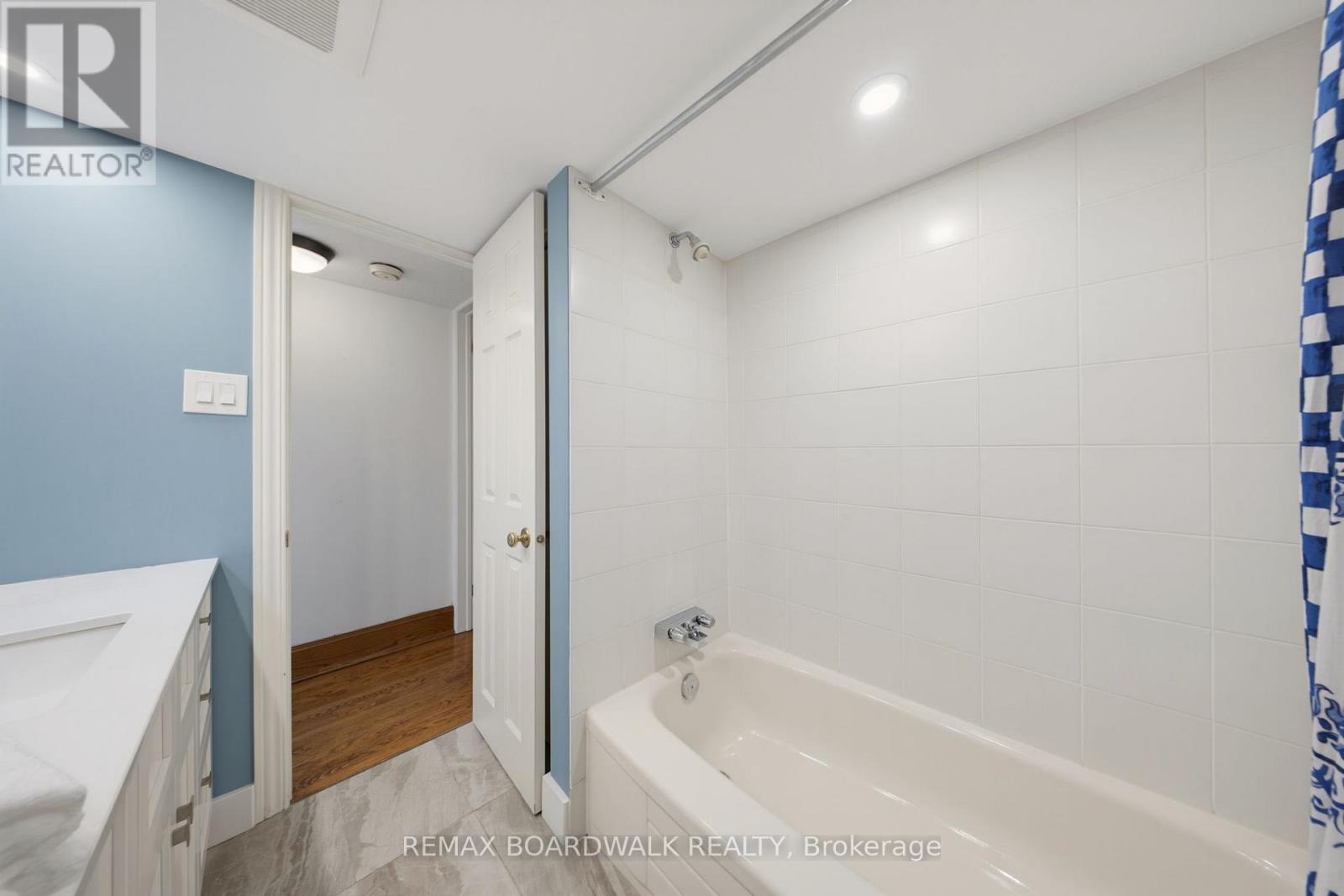 3 Bed, 3 Bath House for Sale in Ottawa – B – 595 BESSERER STREET, Ottawa – MLS# X13442432 - Image 35