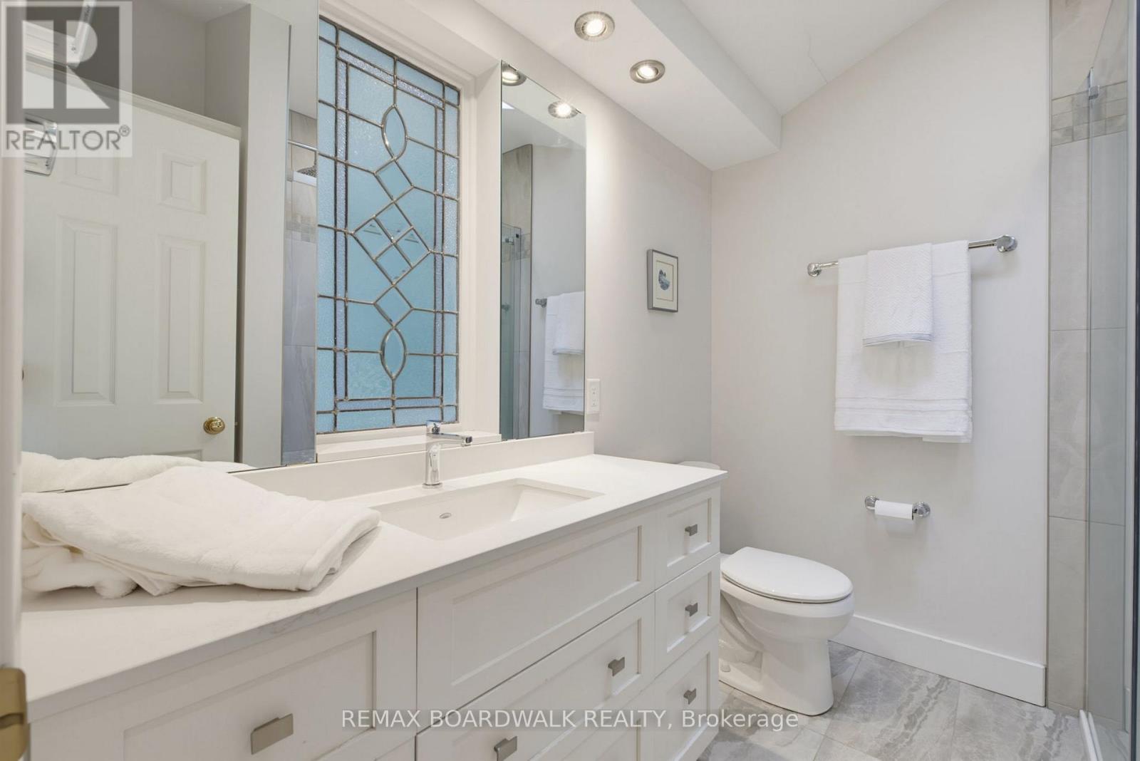 3 Bed, 3 Bath House for Sale in Ottawa – B – 595 BESSERER STREET, Ottawa – MLS# X13442432 - Image 40