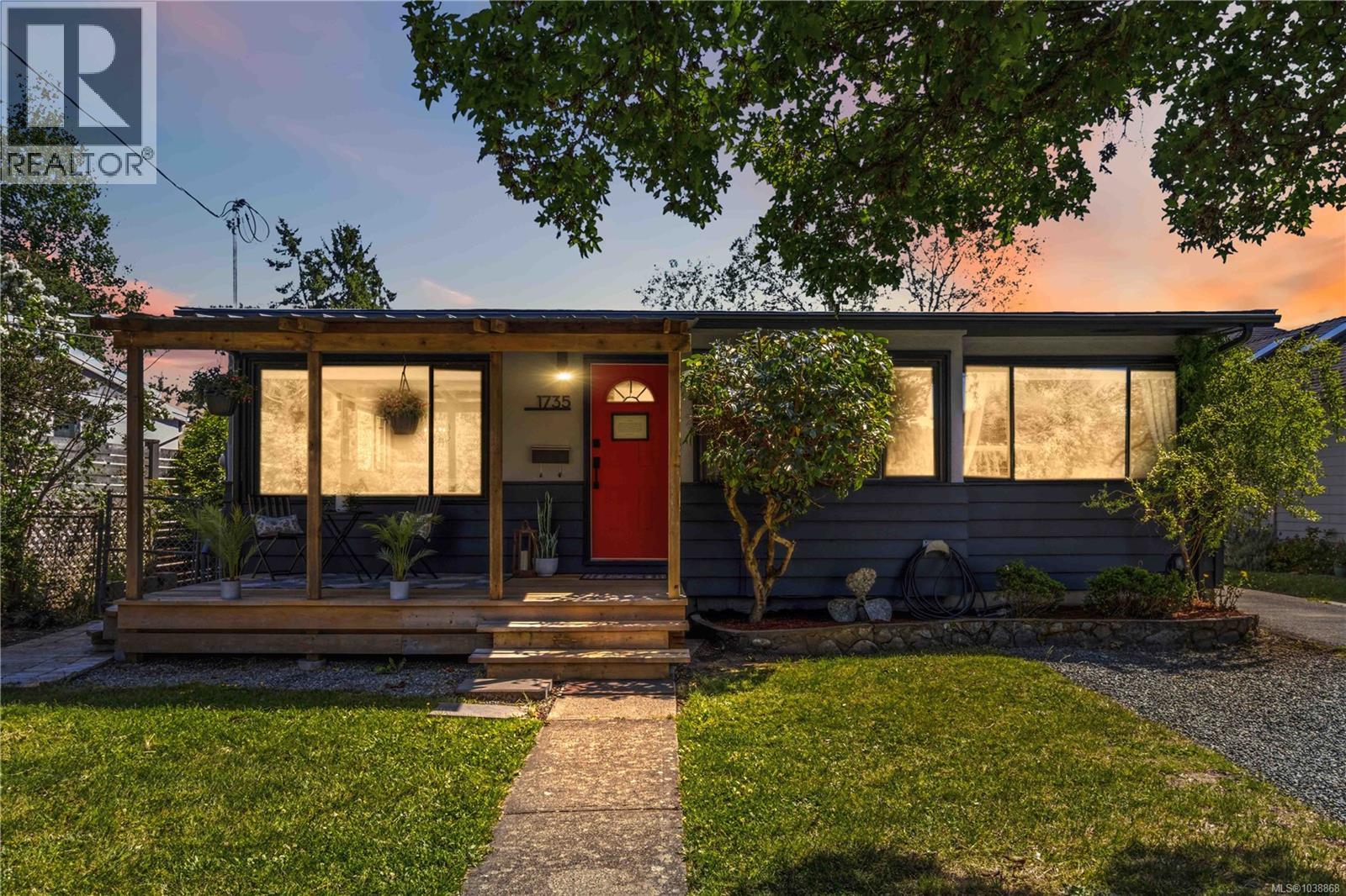 1735 Newton St - 1