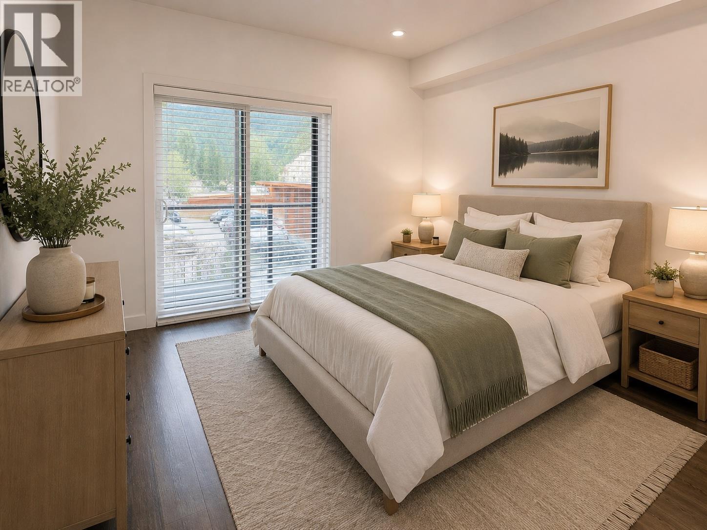 #1206 410 5TH Avenue - Image 3