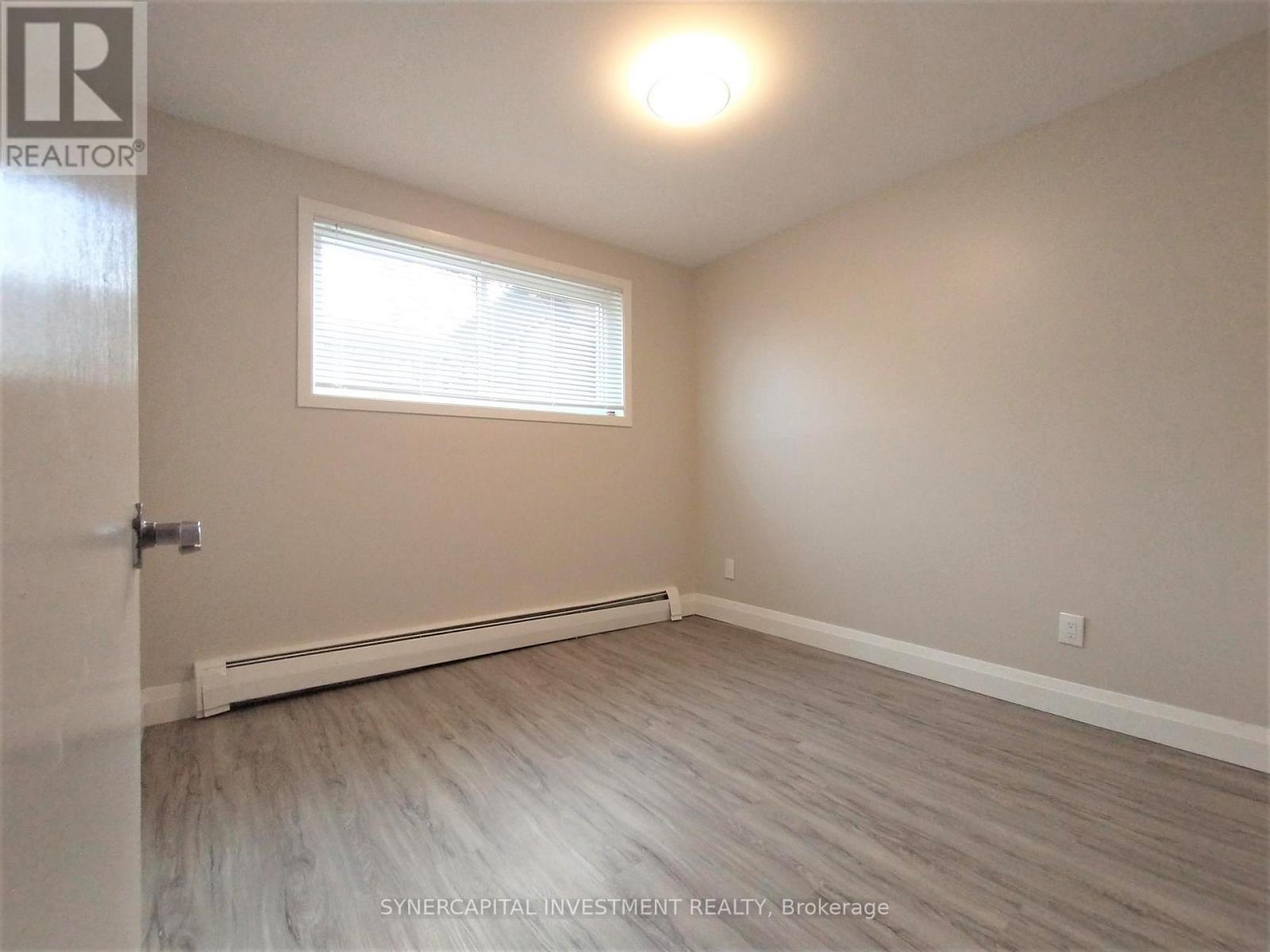 125 - 145 - 165 - 185 CATHERINE STREET - 24