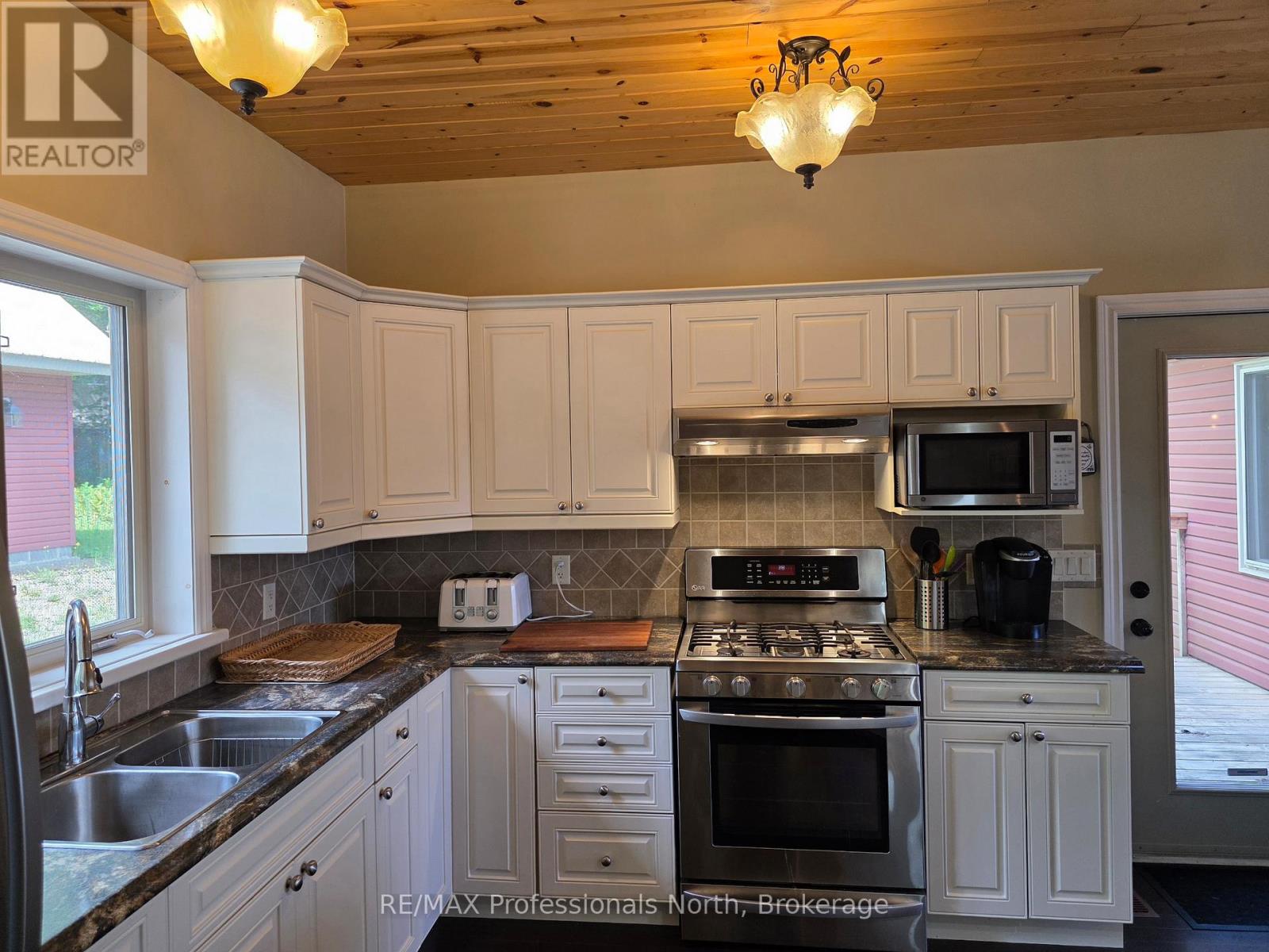 98 LYNX DRIVE - Image 10