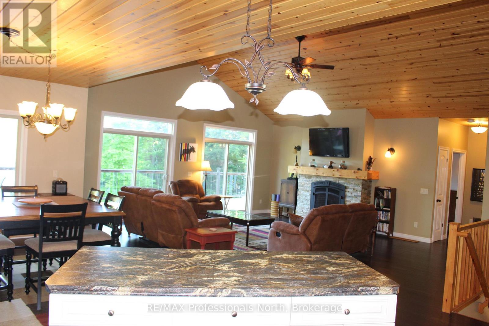 98 LYNX DRIVE - Image 12
