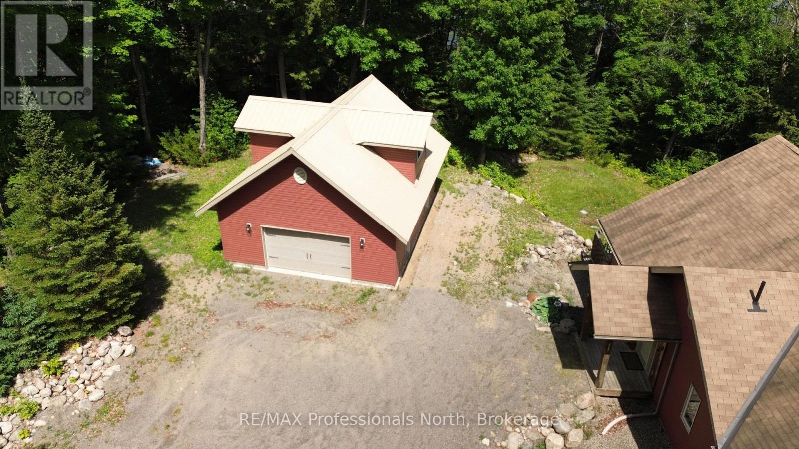 98 LYNX DRIVE - Image 44