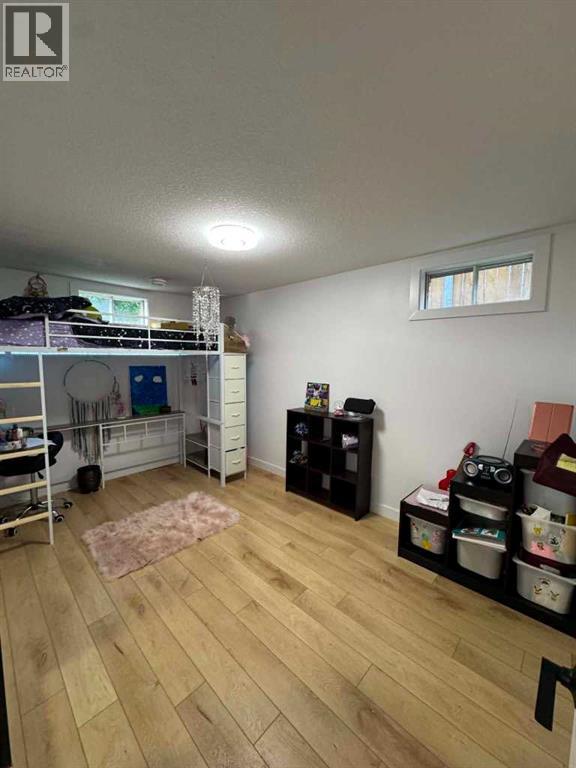9410 80 Avenue — photo 10