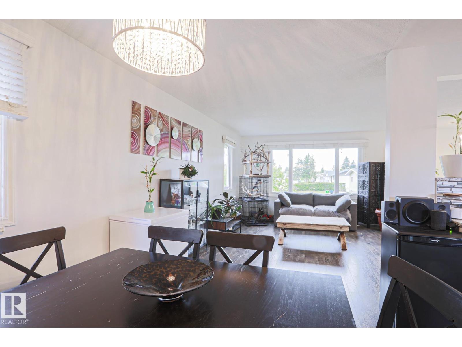 9828 169 ST NW - 14