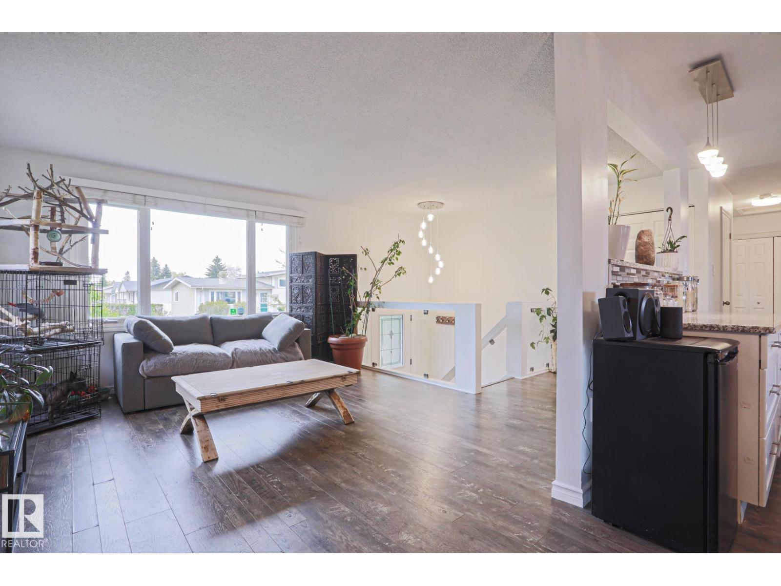 9828 169 ST NW - 16