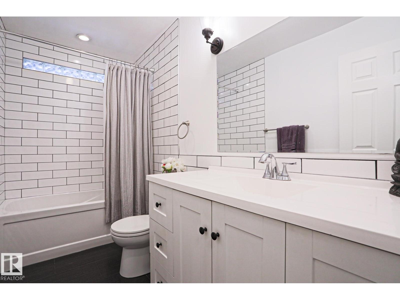 9828 169 ST NW - 26