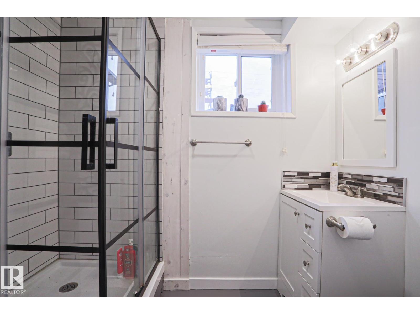 9828 169 ST NW - 34