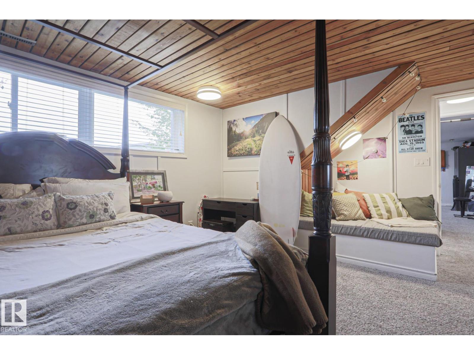 9828 169 ST NW - 33