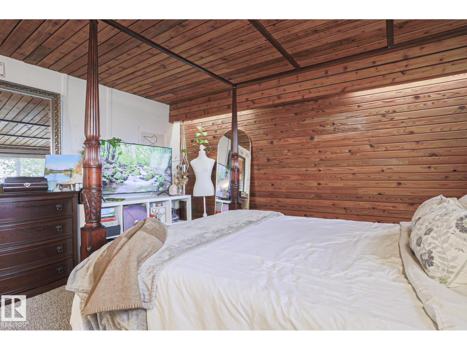 9828 169 ST NW - 32