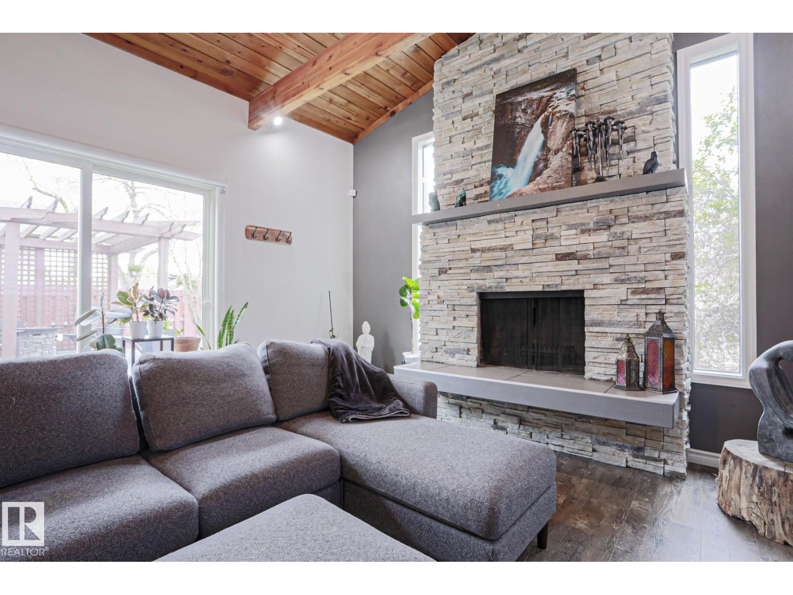 9828 169 ST NW - 1