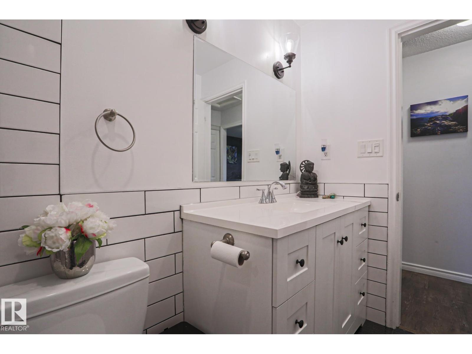 9828 169 ST NW - 27