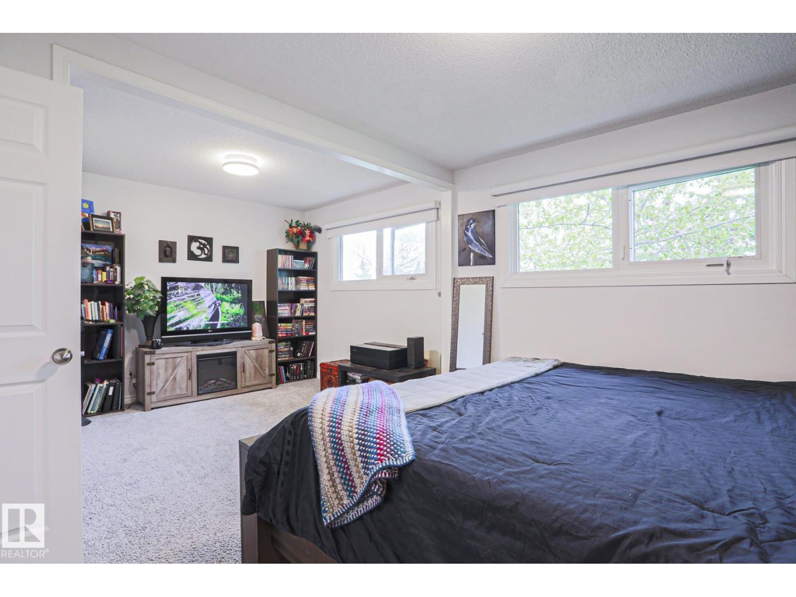 9828 169 ST NW - 23