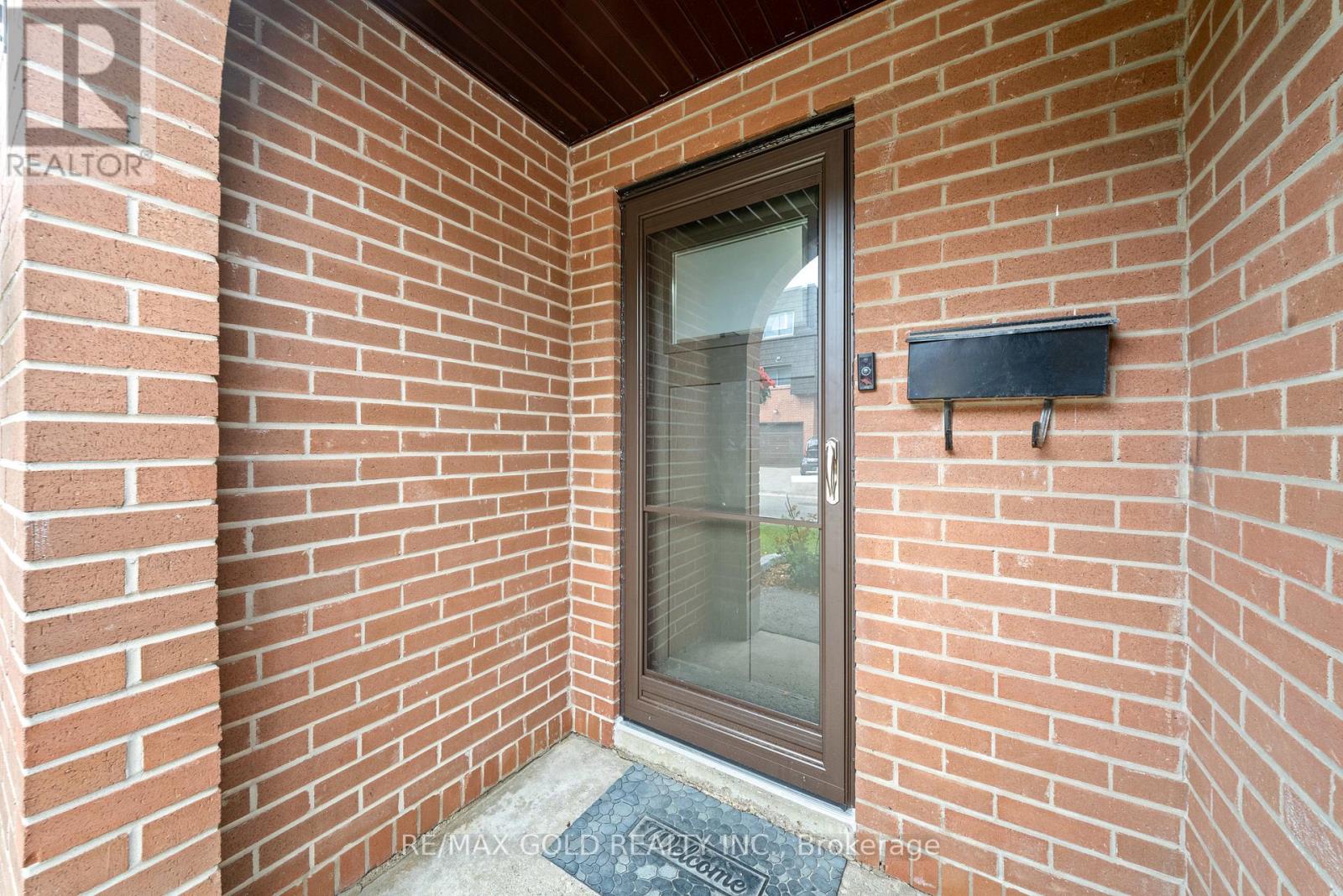10 DARRAS COURT - 11