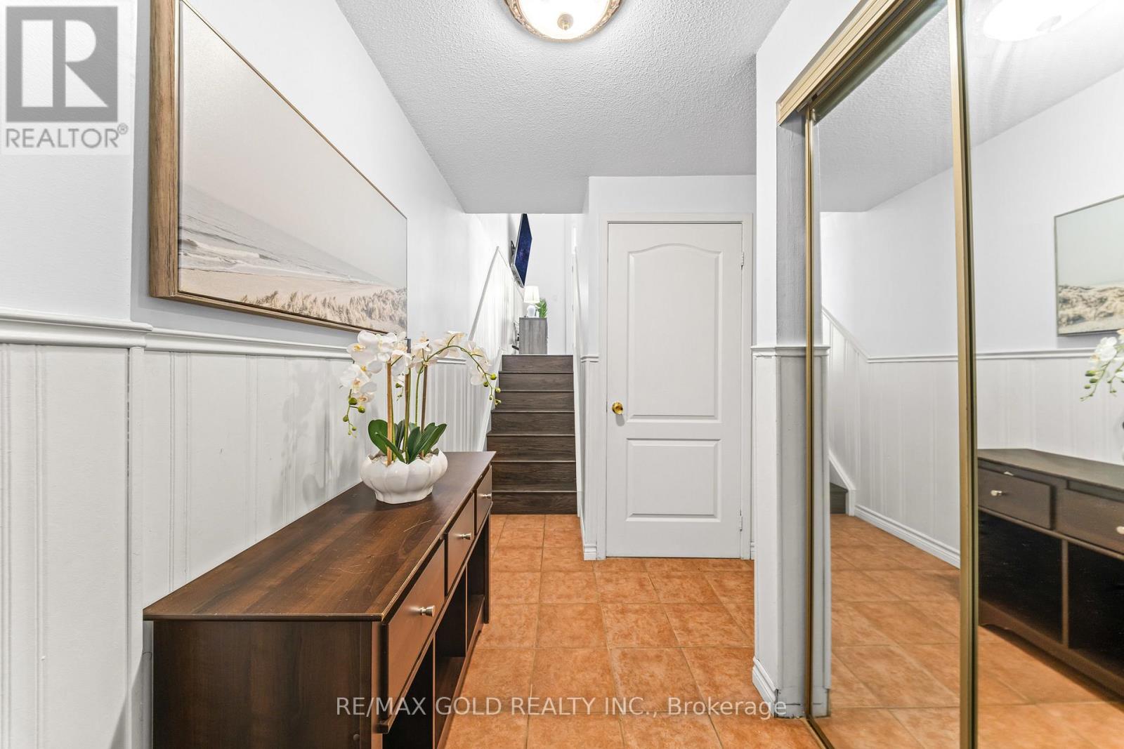 10 DARRAS COURT - 13