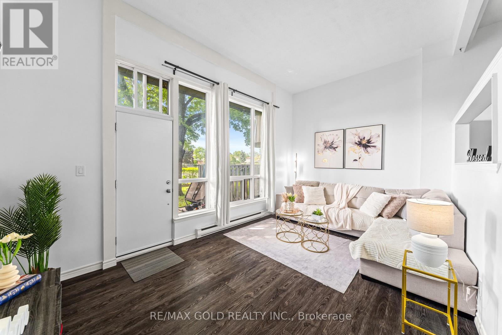 10 DARRAS COURT - 14